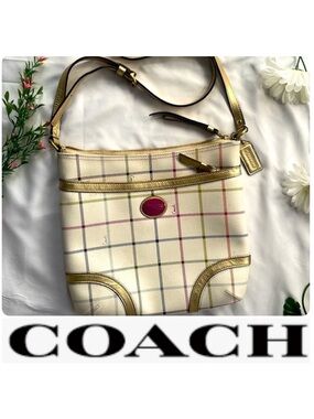 NWOT: COACH WHITE FILE BAG WITH GOLD ACCENTS • CROSSBODY BAG • BRAND NEW